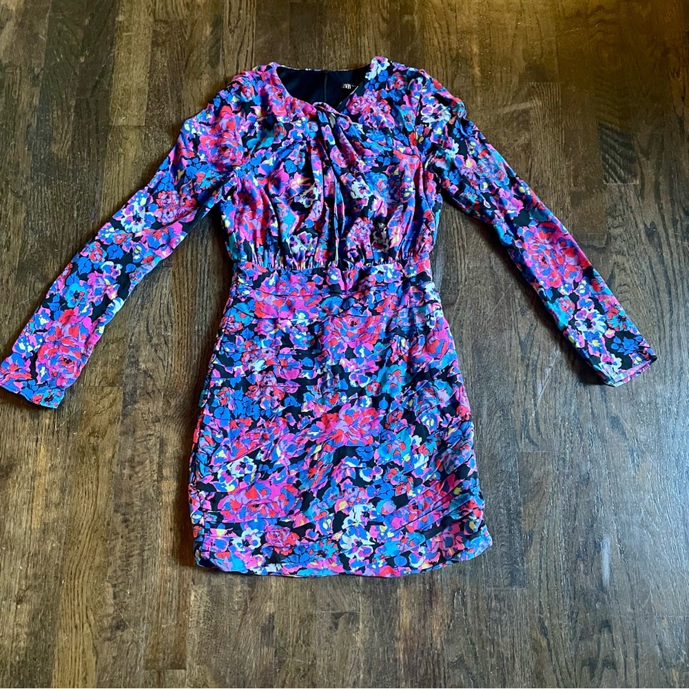 Sz XS Zara purple floral pattern ruched long sleeve mini dress